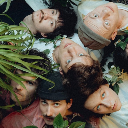 Die achtköpfige Berliner Band Fred Garden.