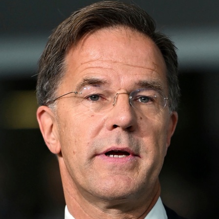 Der neue NATO-Generalsekretär Mark Rutte spricht auf einer Pressekonferenz im NATO-Hauptquartier.