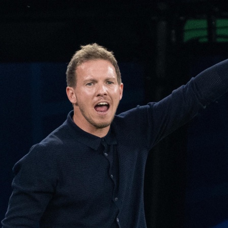 Bundestrainer Julian Nagelsmann gibt Anweisungen