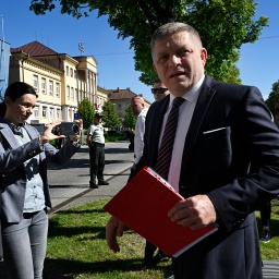 Robert Fico, Ministerpräsident der Slowakei, kommt zu einer Regierungssitzung 