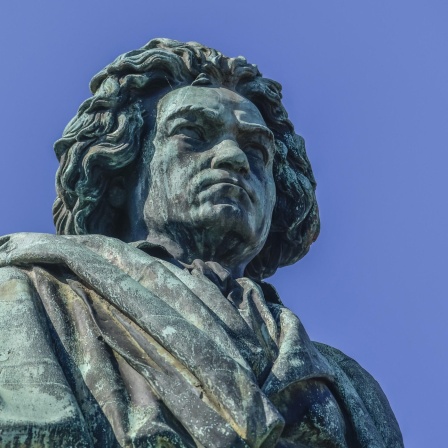 Beethoven-Denkmal auf dem Münsterplatz in Bonn