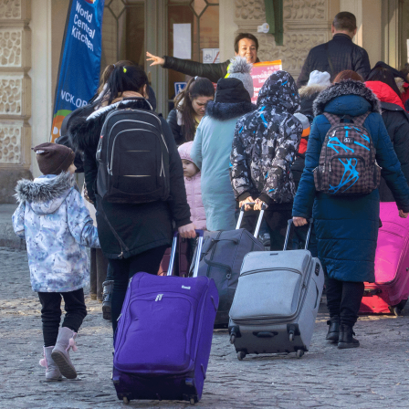 Am Bahnhof der polnischen Kleinstadt Przemysl kommen weiterhin jeden Tag tausende mit Zügen geflüchtete Menschen aus der Ukraine an 