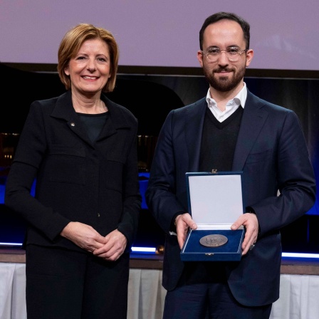 Malu Dreyer und der Pianist Igor Levit bei der Verleihung der der Buber-Rosenzweig-Medaille