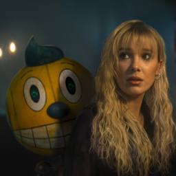Millie Bobby Brown als Michelle in einer Szene des Films "The Electric State".