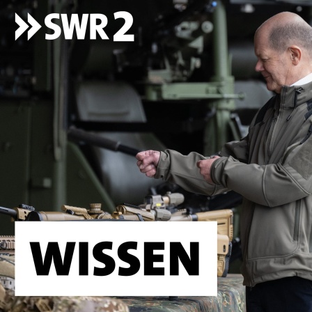 Bundeskanzler Olaf Scholz (SPD) testet während eines Besuchs des Kommandos Spezialkräfte (KSK) der Bundeswehr, wie man eine Waffe hält: 100 Milliarden Euro Sondervermögen hat der Bundeskanzler der Bundeswehr versprochen, um aufzurüsten. Erste Investitionen in teure Waffensysteme sind getätigt. Doch die Ausrüstungsmängel und Nachwuchssorgen sind groß.