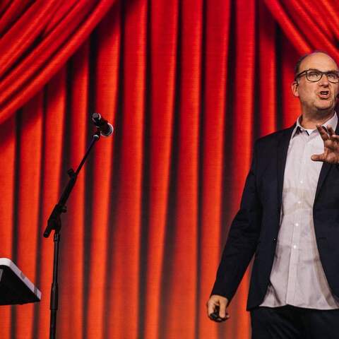 SWR3 Comedy · Andreas Müller LIVE: Fragen Sie Kretschmann (Gleitzeit an ...