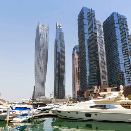 Der Yacht-Hafen mit Skyline von Dubai