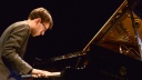 Der Pianist Sebastian Sternal am Flügel beim WDR 3 Jazzfest 2016 in Münster