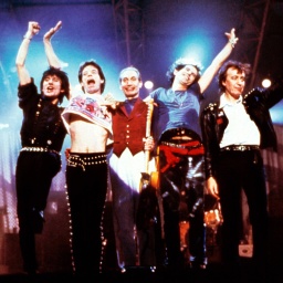 Die Rolling Stones empfangen den Beifall auf einer Bühne (1991)