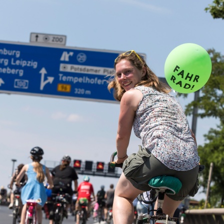 Fahrraddemonstration auf der Autobahn in Berlin vom ADFC 2019