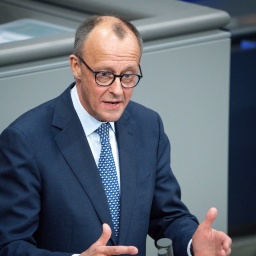 Deutscher Bundestag, 213. Plenarsitzung Friedrich Merz (CDU) bei seiner Rede zum Tagesordnungspunkt «Änderung des Grundgesetzes Artikel 109, 115, 143»