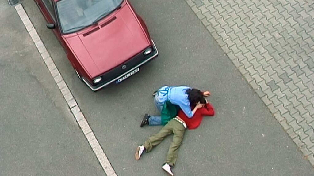 In aller Freundschaft: Folge 246: Liebeslügen (S07/E39) - hier anschauen