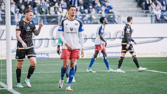 Sportschau Bundesliga - Hsv Verliert Spektakuläres Spiel Gegen Karlsruhe