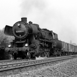 Dampflok 526337 auf freier Strecke in Berlin Altglienicke 