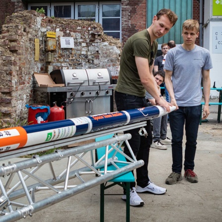 Vorbereitung der Aachener Teams der Rakete "Aquila Maris" 