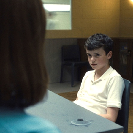 13-jähriger Junge wird in Netflix-Serie "Adoleszenz" verdächtigt, eine Mitschülerin ermordet zu haben. 