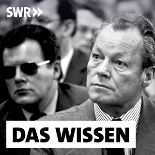 Bundeskanzler Willy Brandt und Günter Guillaume (hinten links, mit dunkler Brille) bei einer Veranstaltung der BKB am 8. April in Helmstedt