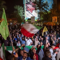 Kundgebung in Teheran, auf der der Angriff auf Israel gefeiert wird.