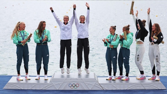 Sportschau Olympia 2024 - Bronze Im Kanu-sprint: Paszek Und Hakes Bei Der Siegerehrung