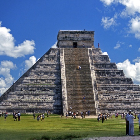 Pyramide des Kukulcán in Chichén-Itzá / Mexiko