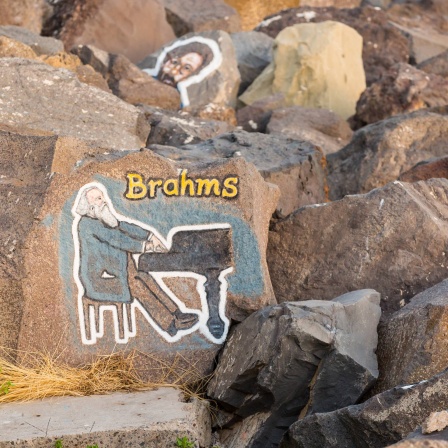 Johannes Brahms auf Stein gemalt (Künstler Stoyko Gagamov / Santa Cruz, Spanien)