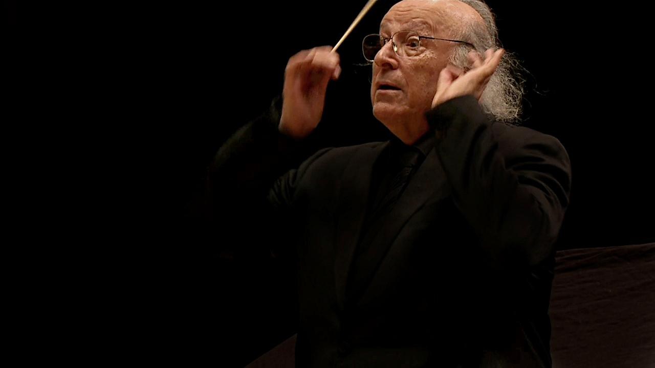 Eliahu Inbal dirigiert das SWR Symphonieorchester