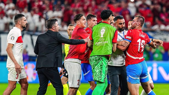 Sportschau Uefa Euro 2024 - Rudelbildung Zwischen Türkischen Und Tschechischen Spielern