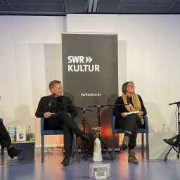 Meike Feßmann, Carsten Otte, Julia Schröder und Christoph Schröder in der Stadtbibliothek Stuttgart