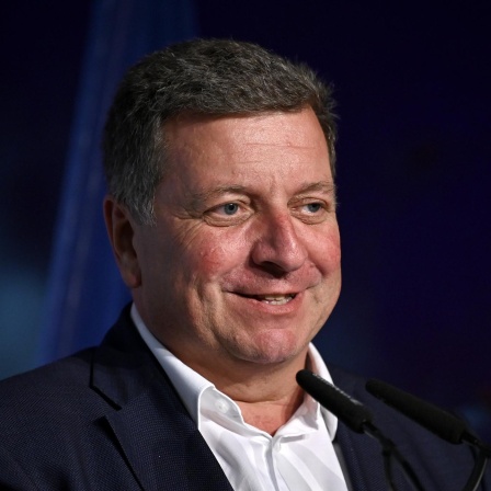 Bayerns Verkehrsminister Bernreiter: Auslaufen des 49-Euro-Ticktes „keine leere Drohung“