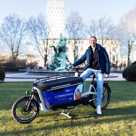 Lennart Schaefer mit seinem Lastenrad auf der Literadtour