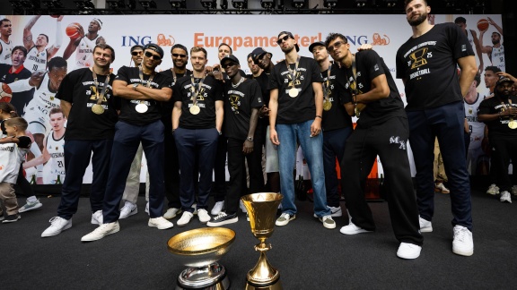 Sportschau - Empfang Der Deutschen Nationalmannschaft