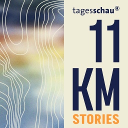 Zweiteiliges Design mit topografischen Linien links und dem Schriftzug „11KM STORIES“ in Blau und Orange auf beigem Hintergrund rechts.