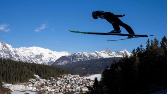 Sportschau Wintersport - Das Springen Der Nordischen Kombinierer Im Re-live