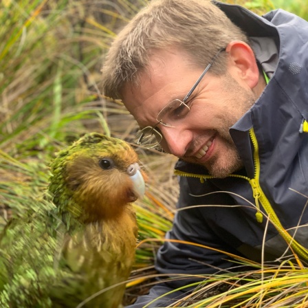 Michael Lierz, Vogelmediziner mit einen Vogel: Kakapos