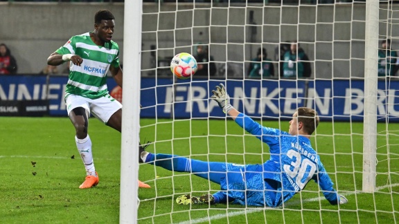Sportschau - Jokertor Entscheidet Frankenderby Zwischen Fürth Und Nürnberg