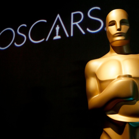 Eine Oscar-Statue steht bei den Academy Awards Nominees Luncheon