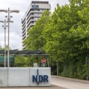 Der Haupteingang auf das NDR Gelände in Hamburg-Lokstedt
