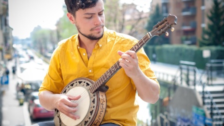 Ein Mann spielt Banjo | Bild: colourbox.com