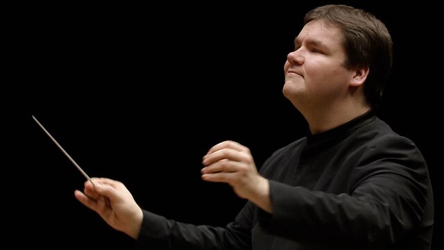 Andris Poga dirigiert das SWR Symphonieorchester