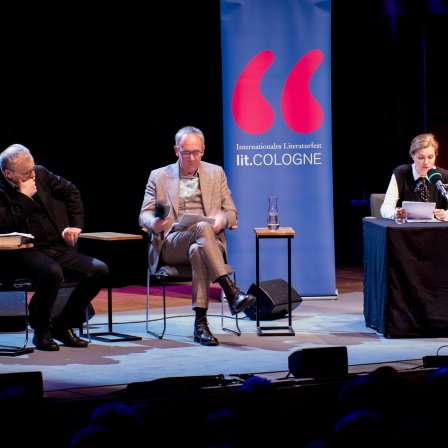 Moderator Knut Elstermann, Autor Volker Kutscher und Schauspielerin Fritzi Haberlandt