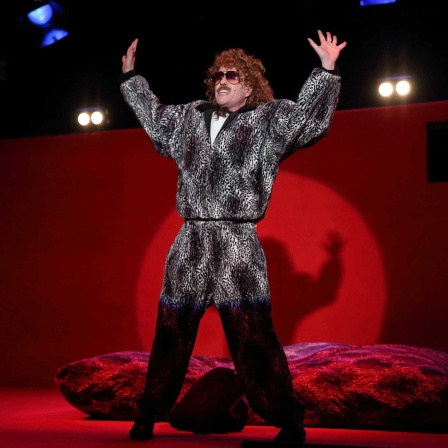 Tanatas Teeschale an der Neuköllner Oper (Bild: IMAGO/Martin Müller)