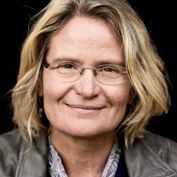 Porträtbild der Journalistin Annette Bruhns.