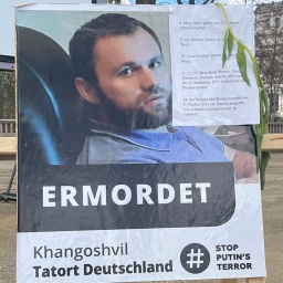 Plakat zum Mord an Changoschwili in Berlin © Silvia Stöber