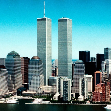 Das Foto von 1990 zeigt die Skyline von New York City mit den Zwillingstürmen des World Trade Centers im Mittelpunkt