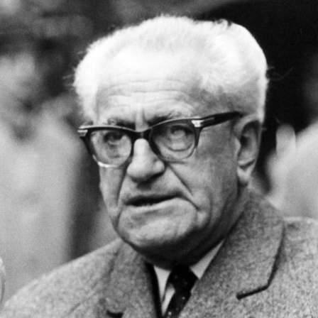 Der Richter und Staatsanwalt Fritz Bauer (1903 - 1968) war maßgeblich am Zustandekommen der Auschwitzprozesse in Frankfurt am Main beteiligt; er gab dem israelischen Geheimdienst Mossad den entscheidenden Tipp zur Ergreifung von Adolf Eichmann in Argentinien (undatiertes Foto)