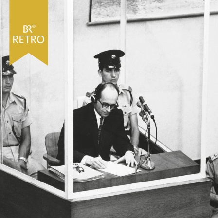 Adolf Eichmann im Gerichtssaal in Jerusalem | Bild: picture alliance / ASSOCIATED PRESS