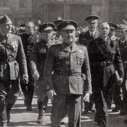 Francisco Franco, Spanischer Diktator, Spanischer Faschismus, Erdlöcher