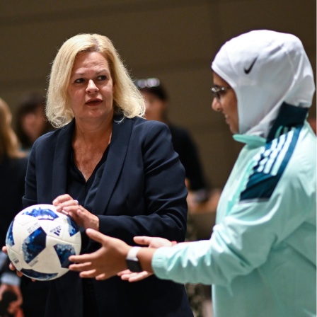 Schwierige Mission: Bundesinnenministerin Faeser reist nach Katar