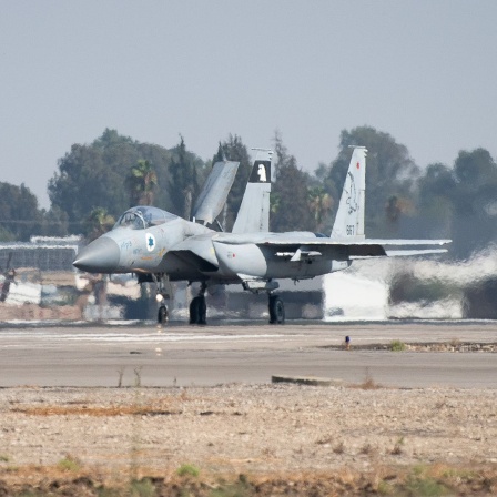 F15-Kampfjets der israelischen Luftwaffe bereiten sich auf den Start zu einem Einsatz im Jemen vor.