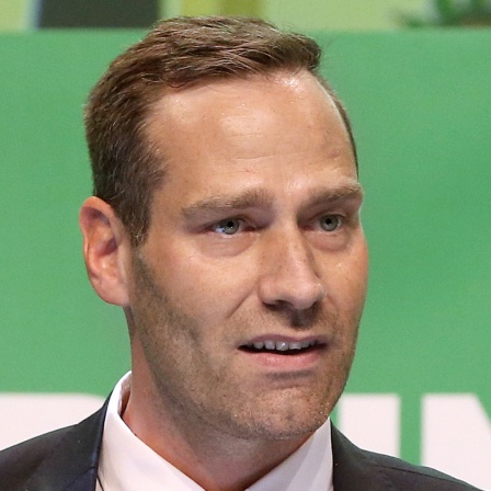 Jochen Kopelke hält auf dem Bundeskongress der GdP eine Rede.